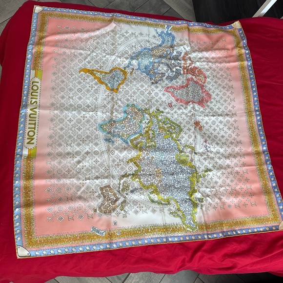 Louis Vuitton Multicolor Monogram World Map Print Silk Square Scarf new with box - Picture 5 of 10